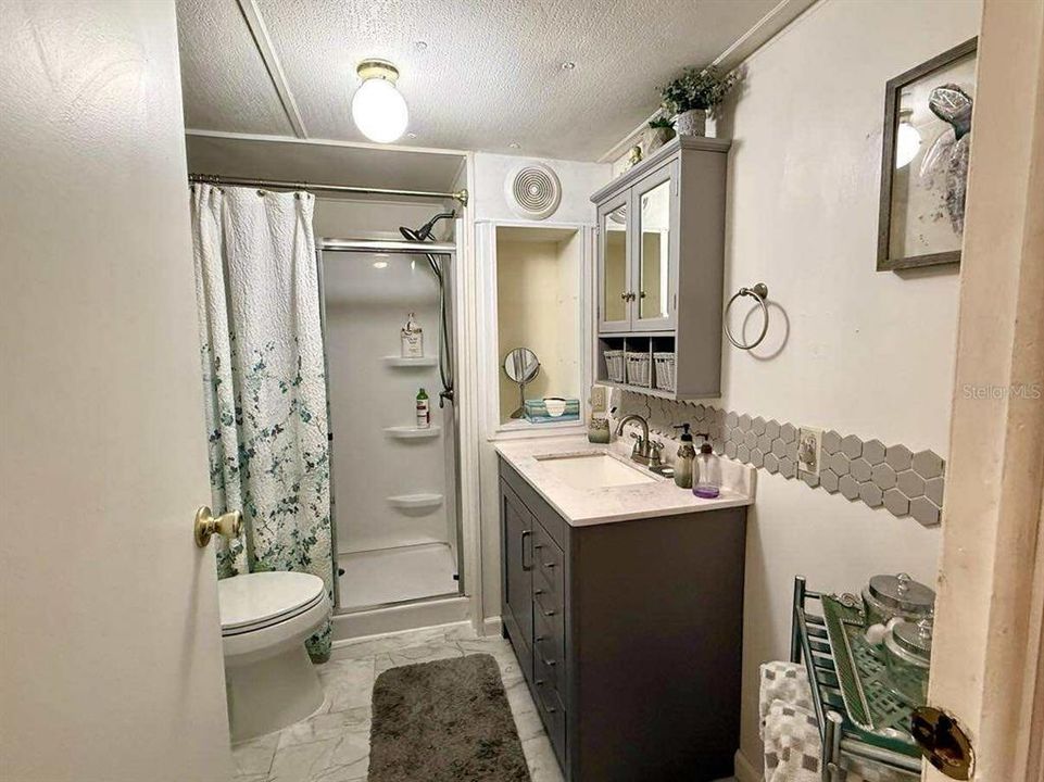 待售: $110,000 (2 贝兹, 1 浴室, 672 平方英尺)