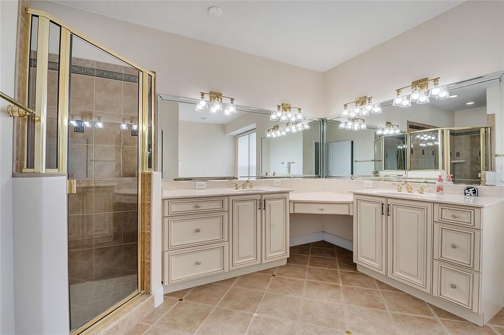 待售: $1,109,999 (5 贝兹, 3 浴室, 4190 平方英尺)