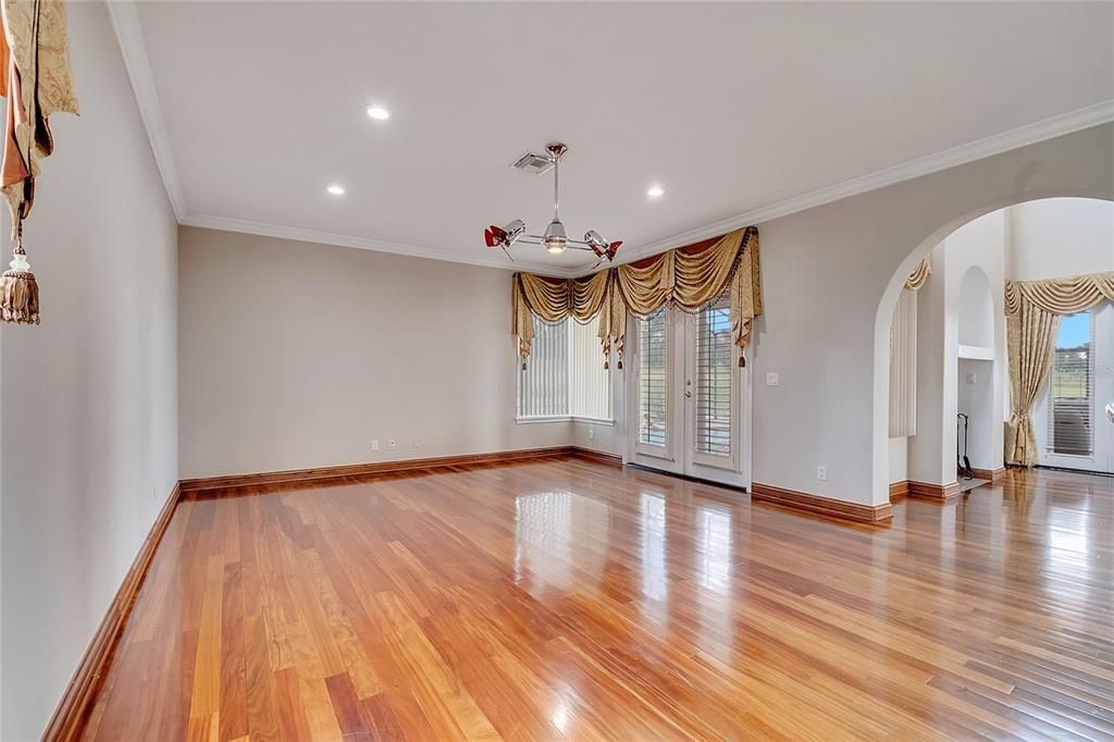 待售: $1,109,999 (5 贝兹, 3 浴室, 4190 平方英尺)