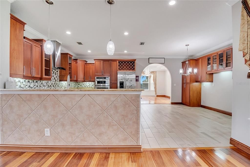 待售: $1,109,999 (5 贝兹, 3 浴室, 4190 平方英尺)