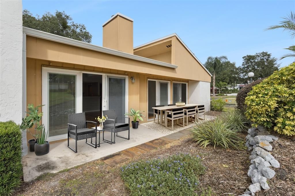 Active With Contract: $224,000 (2 beds, 2 baths, 1071 Square Feet)