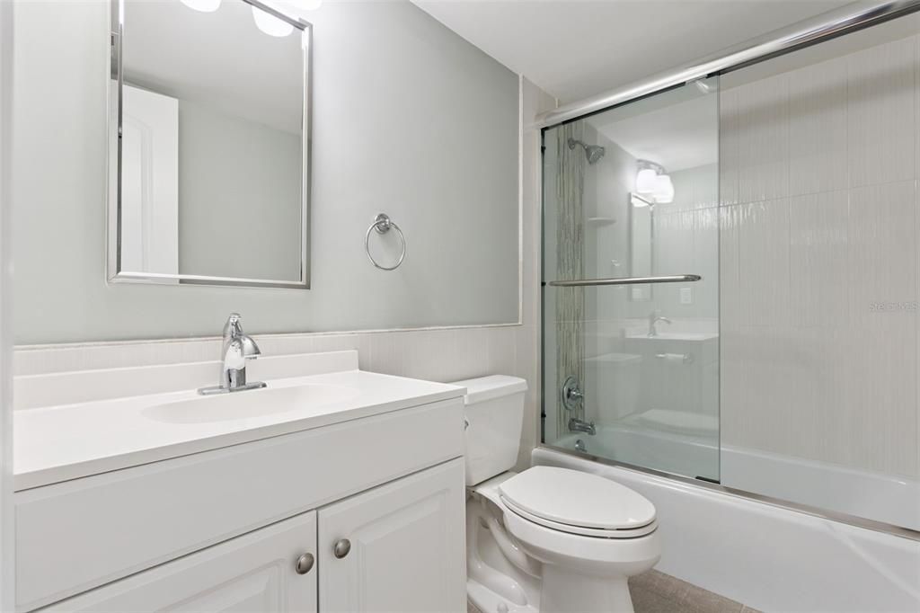 Active With Contract: $224,000 (2 beds, 2 baths, 1071 Square Feet)