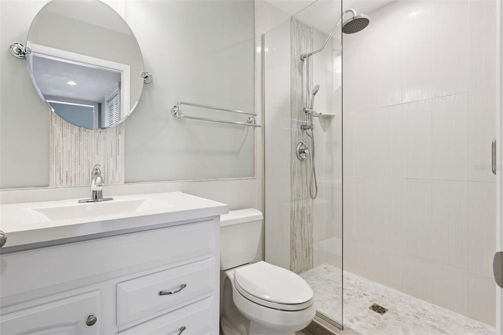 Active With Contract: $224,000 (2 beds, 2 baths, 1071 Square Feet)