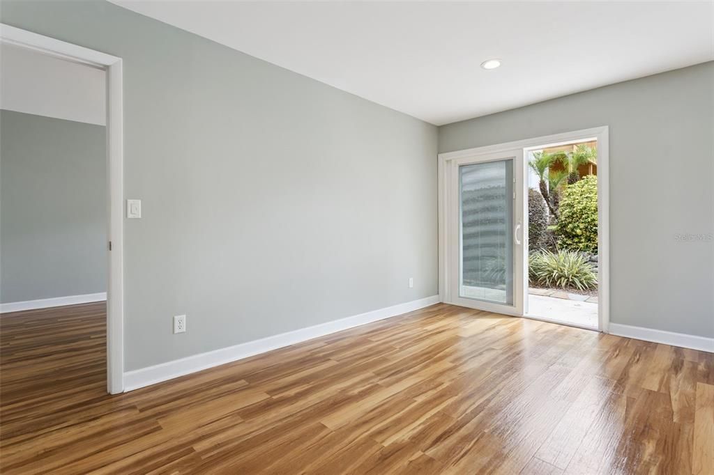 Active With Contract: $224,000 (2 beds, 2 baths, 1071 Square Feet)