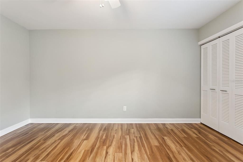 Active With Contract: $224,000 (2 beds, 2 baths, 1071 Square Feet)