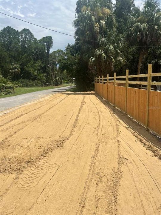 待售: $145,000 (0.43 acres)