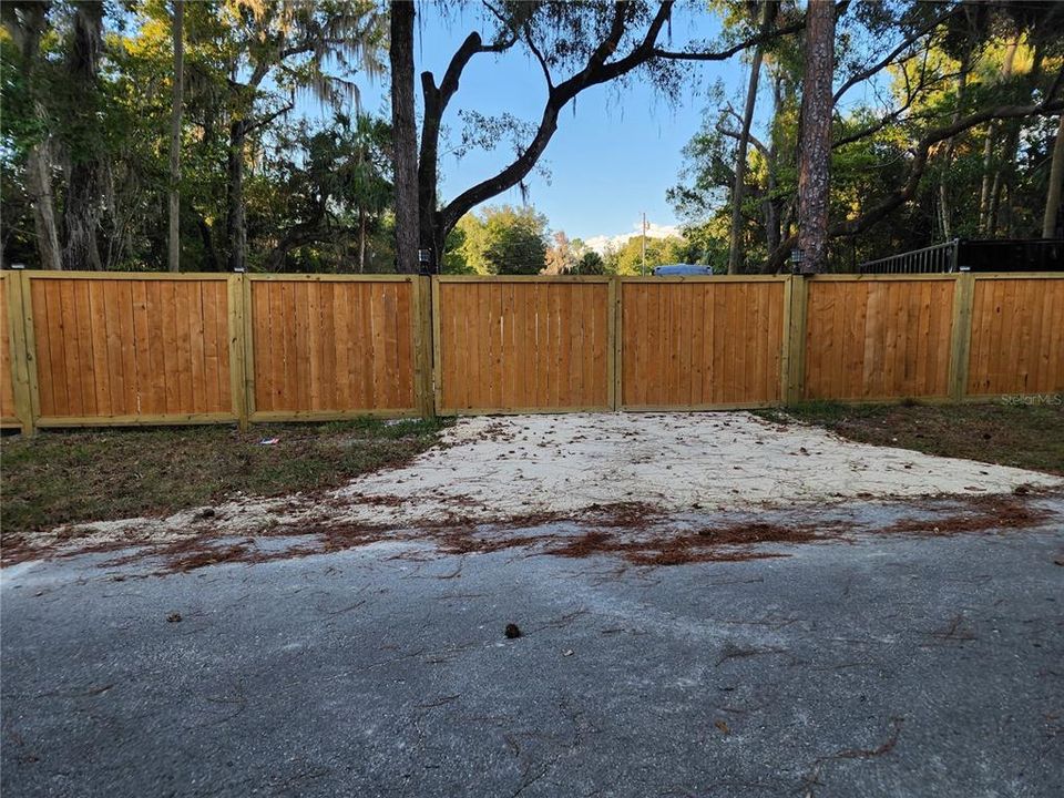 待售: $145,000 (0.43 acres)