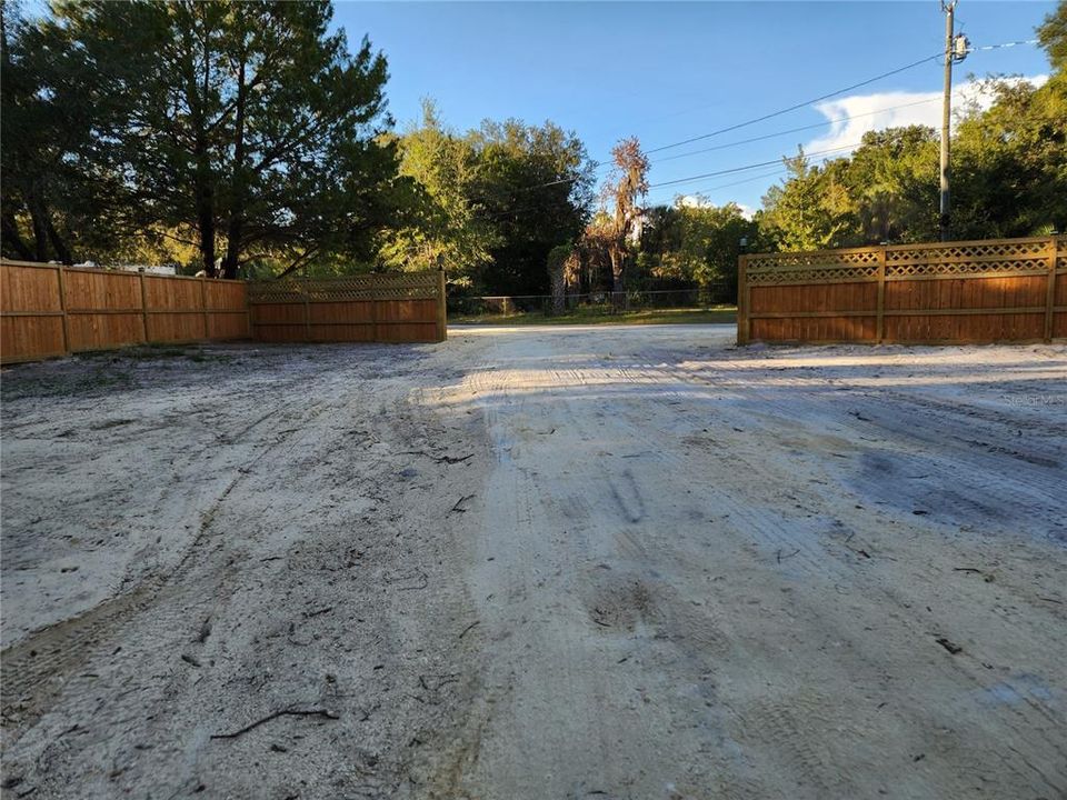 待售: $145,000 (0.43 acres)