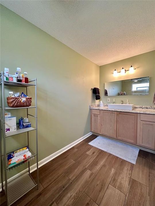 En Venta: $625,000 (6 camas, 4 baños, 3700 Pies cuadrados)