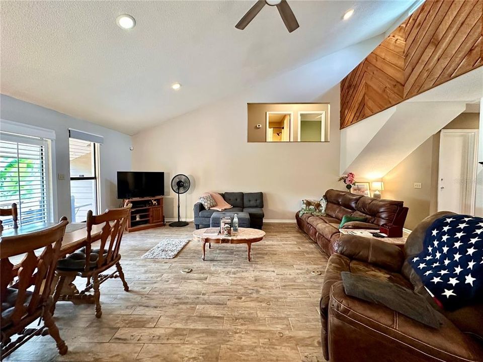 En Venta: $625,000 (6 camas, 4 baños, 3700 Pies cuadrados)