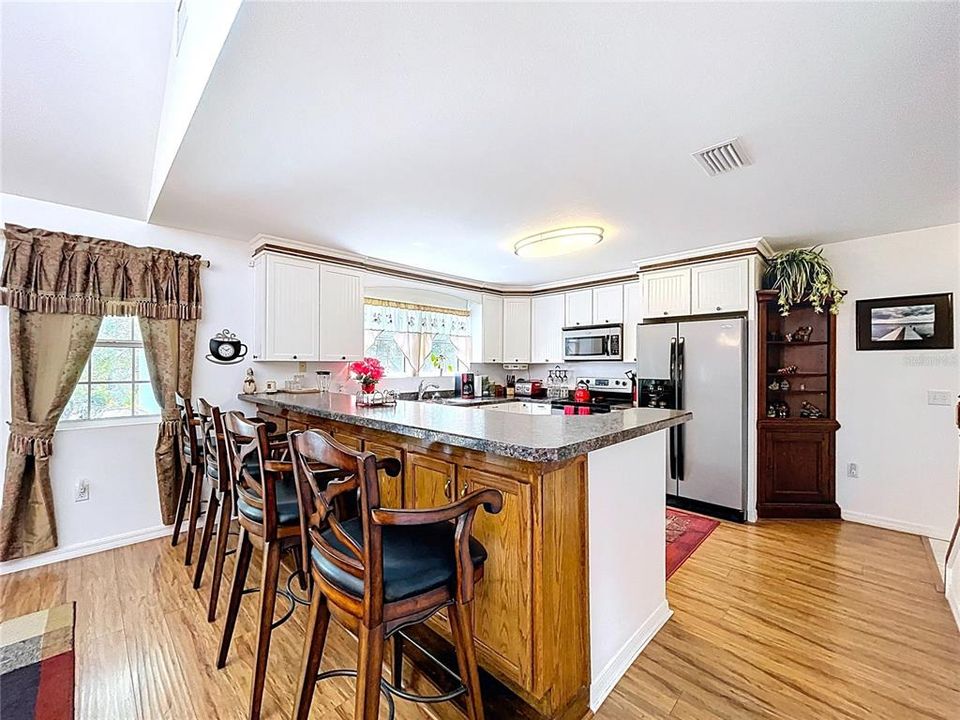 For Sale: $850,000 (4 beds, 4 baths, 3325 Square Feet)