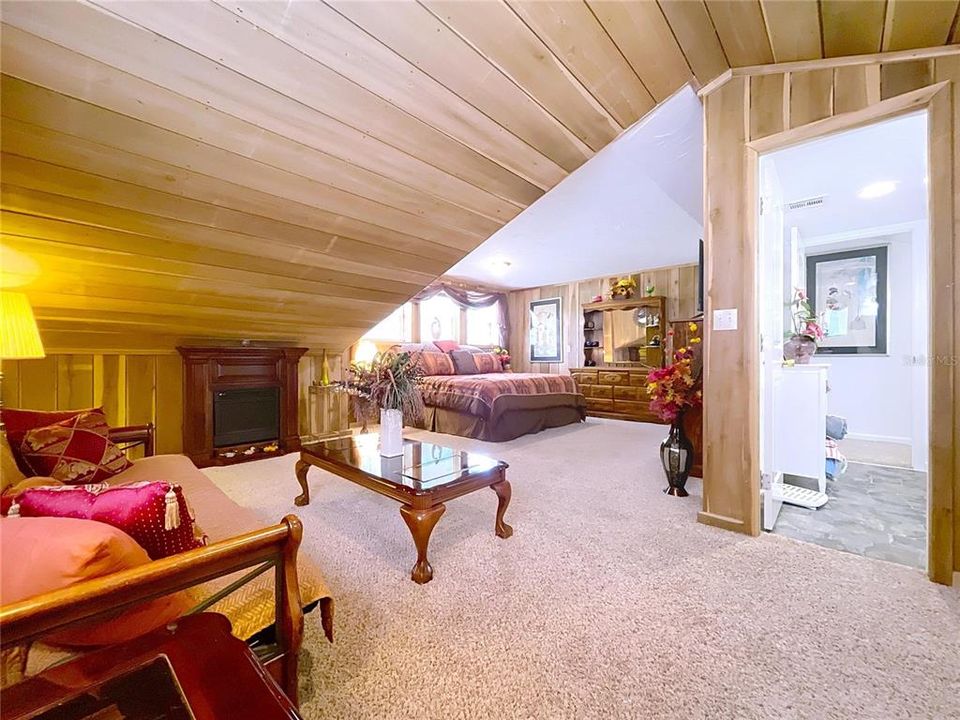 For Sale: $850,000 (4 beds, 4 baths, 3325 Square Feet)