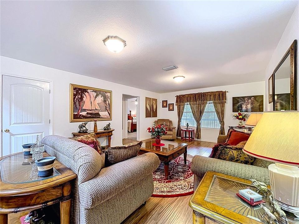 For Sale: $850,000 (4 beds, 4 baths, 3325 Square Feet)