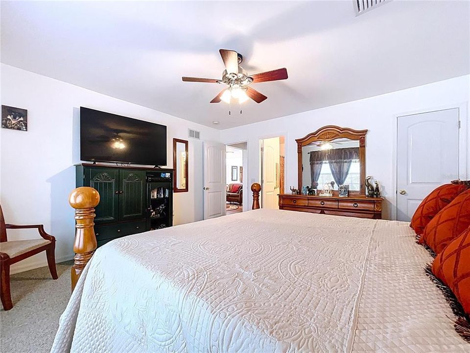 For Sale: $850,000 (4 beds, 4 baths, 3325 Square Feet)