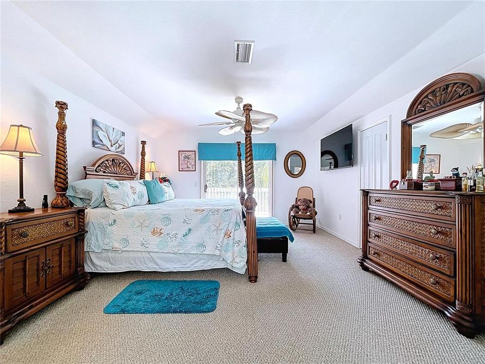 For Sale: $850,000 (4 beds, 4 baths, 3325 Square Feet)