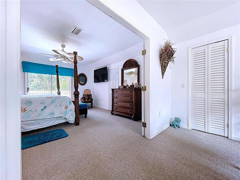 For Sale: $850,000 (4 beds, 4 baths, 3325 Square Feet)