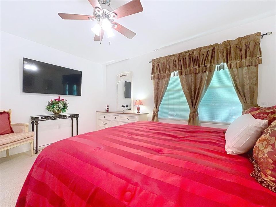 For Sale: $850,000 (4 beds, 4 baths, 3325 Square Feet)