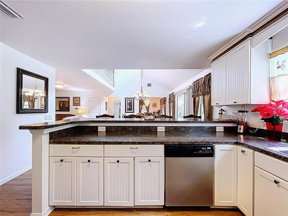 For Sale: $850,000 (4 beds, 4 baths, 3325 Square Feet)