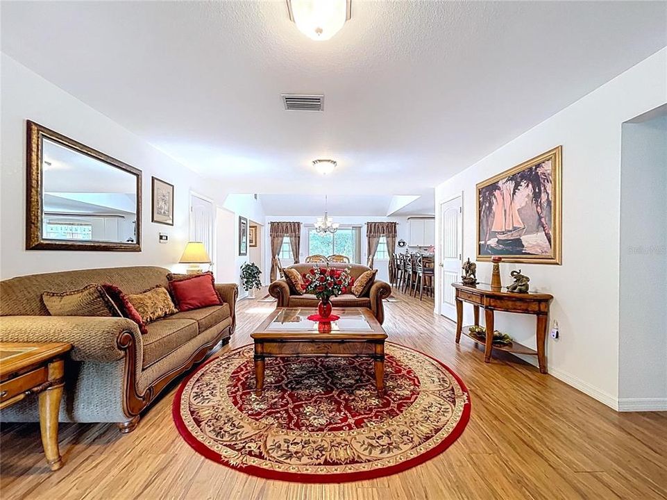 For Sale: $850,000 (4 beds, 4 baths, 3325 Square Feet)