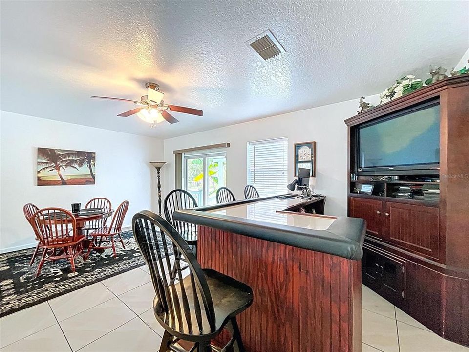 For Sale: $850,000 (4 beds, 4 baths, 3325 Square Feet)