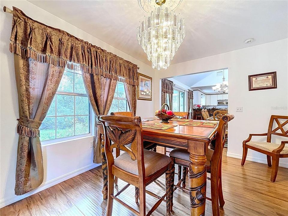 For Sale: $850,000 (4 beds, 4 baths, 3325 Square Feet)