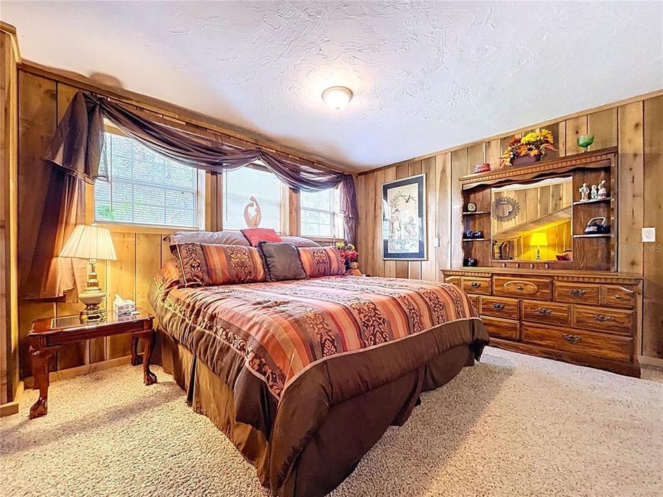 For Sale: $850,000 (4 beds, 4 baths, 3325 Square Feet)