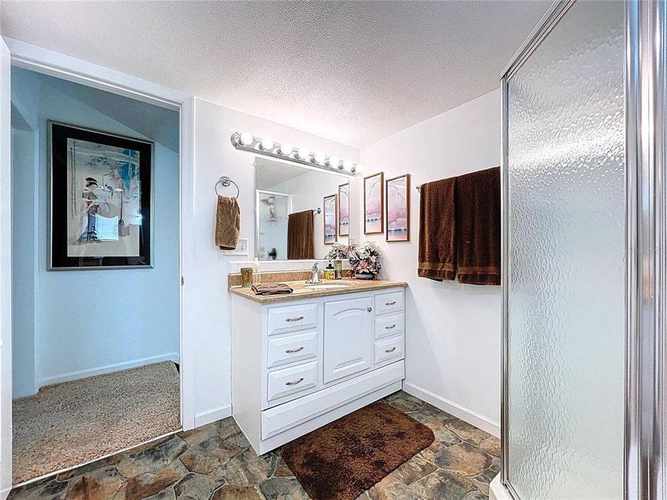 For Sale: $850,000 (4 beds, 4 baths, 3325 Square Feet)