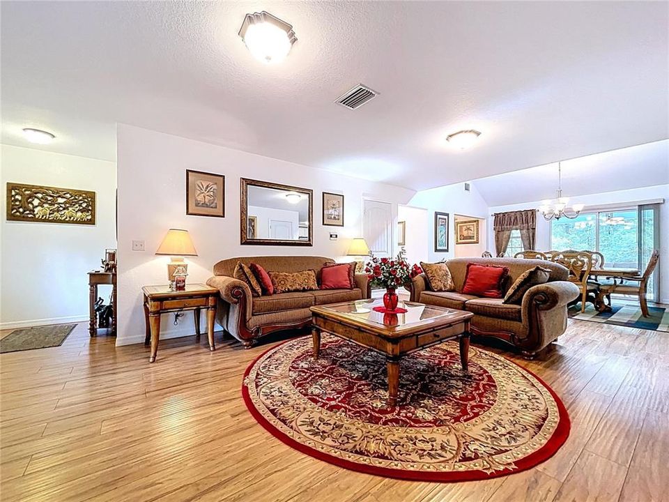 For Sale: $850,000 (4 beds, 4 baths, 3325 Square Feet)