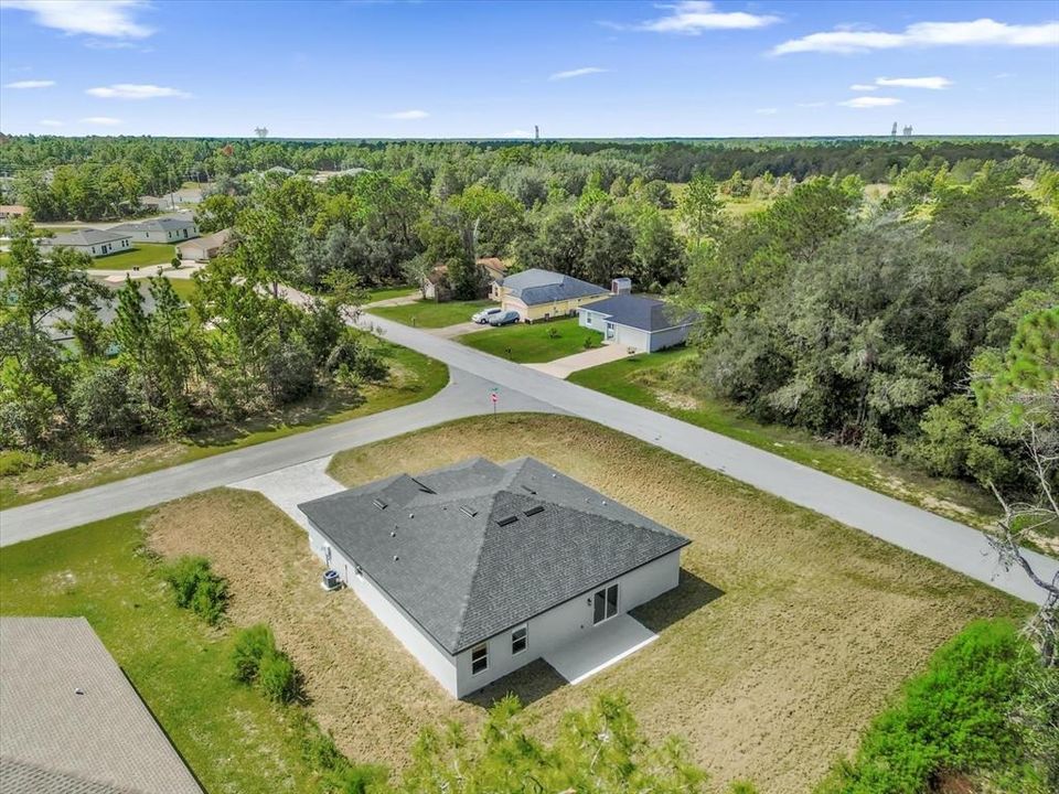 Под контрактом: $300,000 (4 спален, 3 ванн, 1833 Квадратных фут)