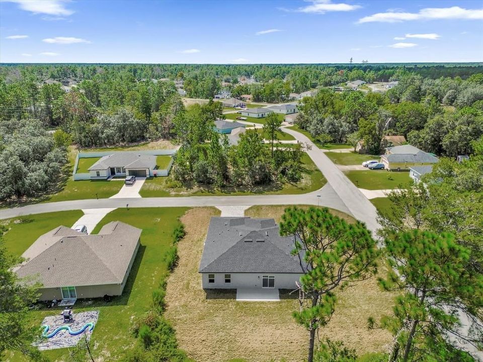 Под контрактом: $300,000 (4 спален, 3 ванн, 1833 Квадратных фут)