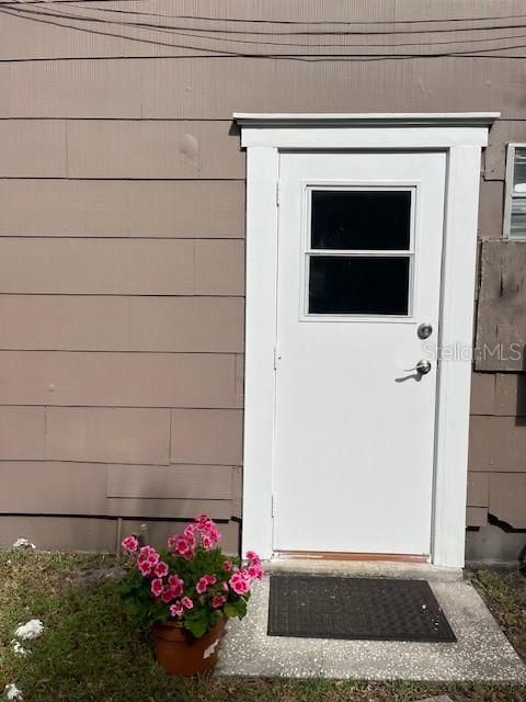 For Rent: $850 (1 beds, 1 baths, 800 Square Feet)