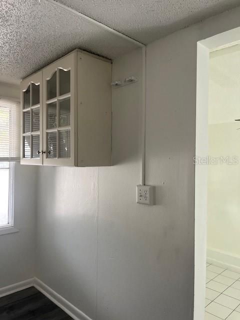 For Rent: $850 (1 beds, 1 baths, 800 Square Feet)