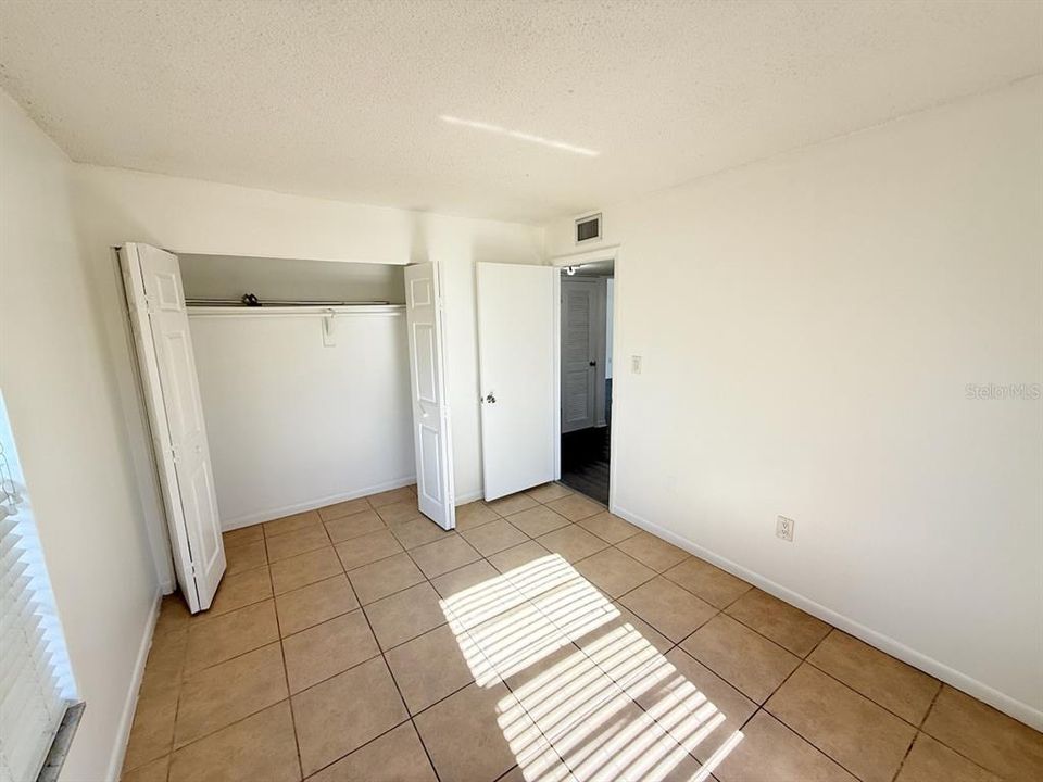 For Sale: $117,000 (2 beds, 1 baths, 891 Square Feet)
