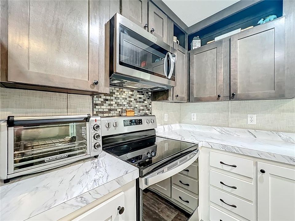 For Sale: $199,900 (3 beds, 2 baths, 1140 Square Feet)