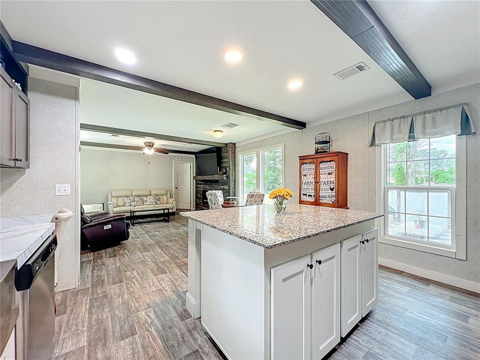 For Sale: $199,900 (3 beds, 2 baths, 1140 Square Feet)