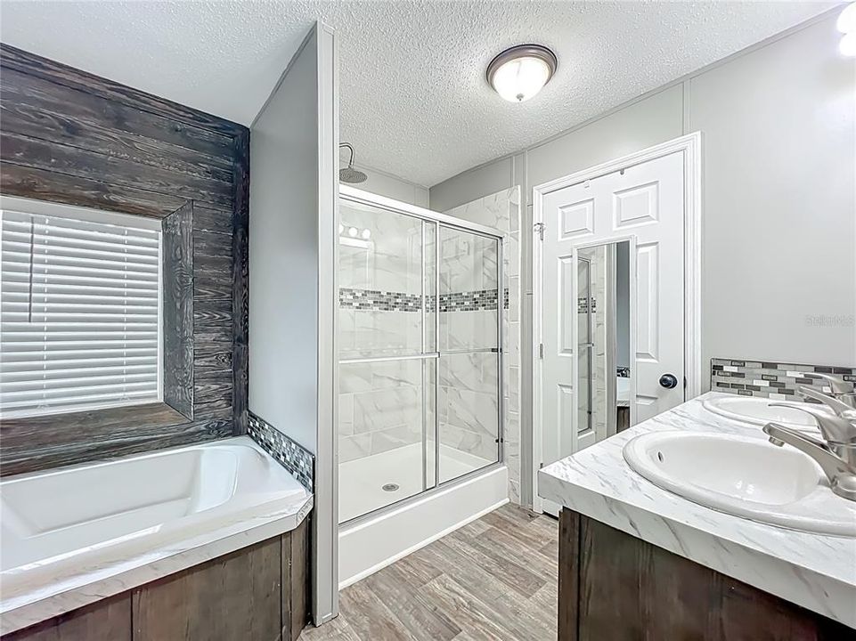 For Sale: $199,900 (3 beds, 2 baths, 1140 Square Feet)