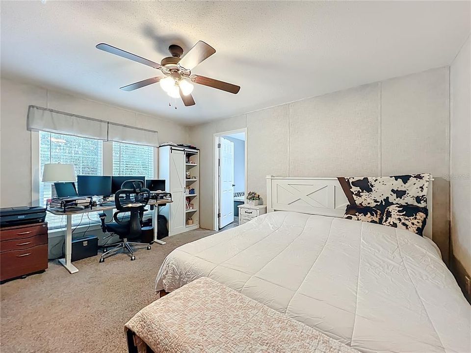 For Sale: $199,900 (3 beds, 2 baths, 1140 Square Feet)