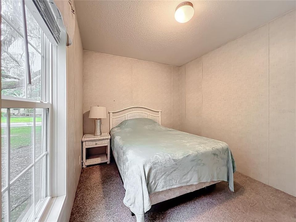 For Sale: $199,900 (3 beds, 2 baths, 1140 Square Feet)