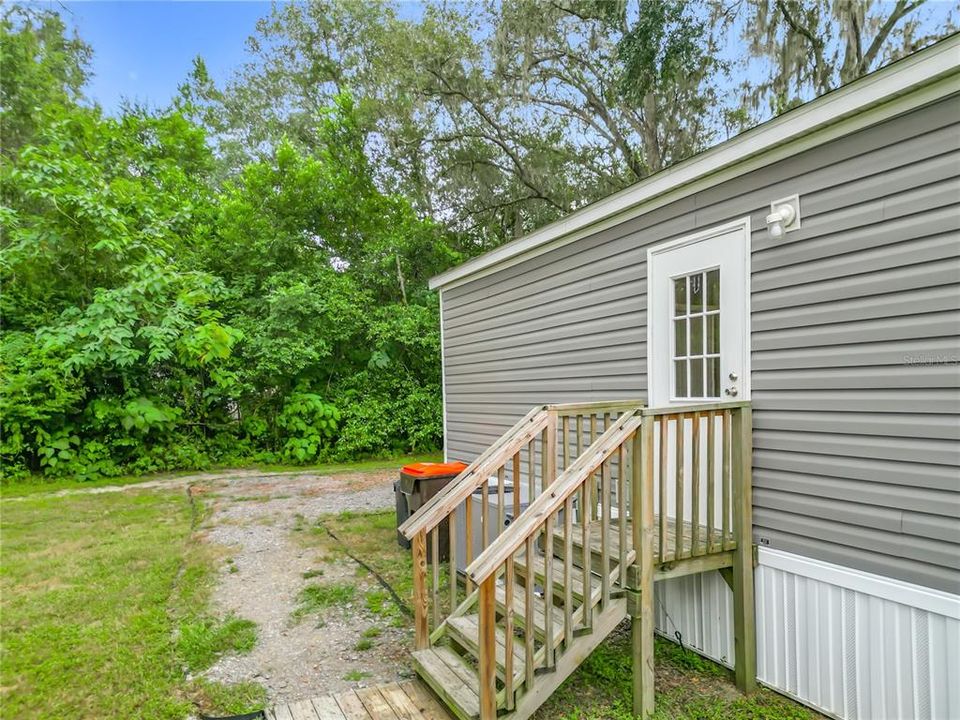 For Sale: $199,900 (3 beds, 2 baths, 1140 Square Feet)