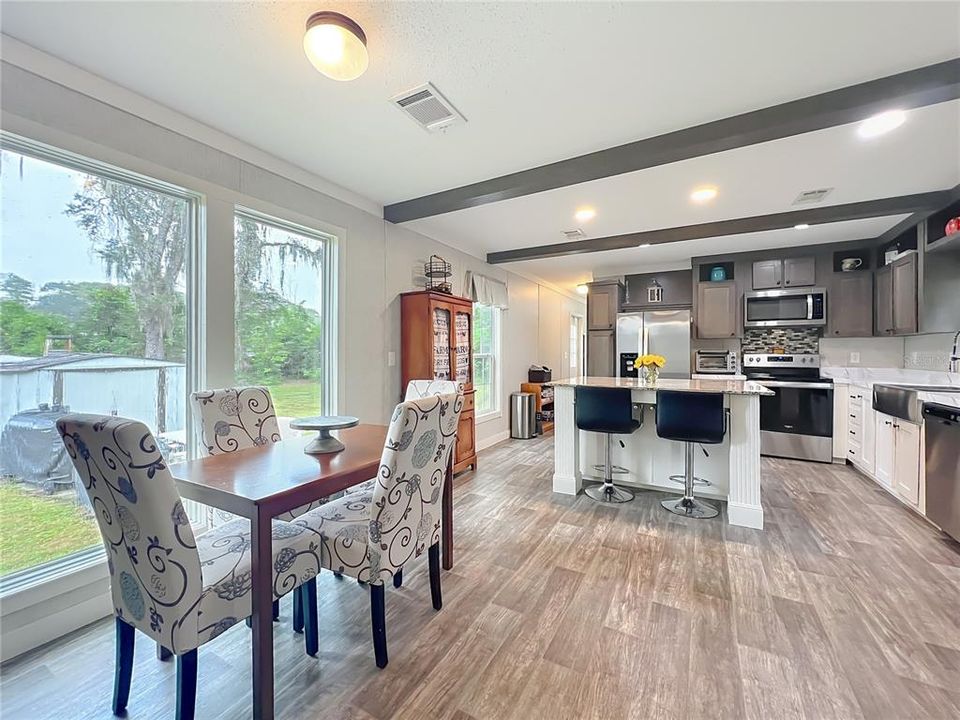 For Sale: $199,900 (3 beds, 2 baths, 1140 Square Feet)