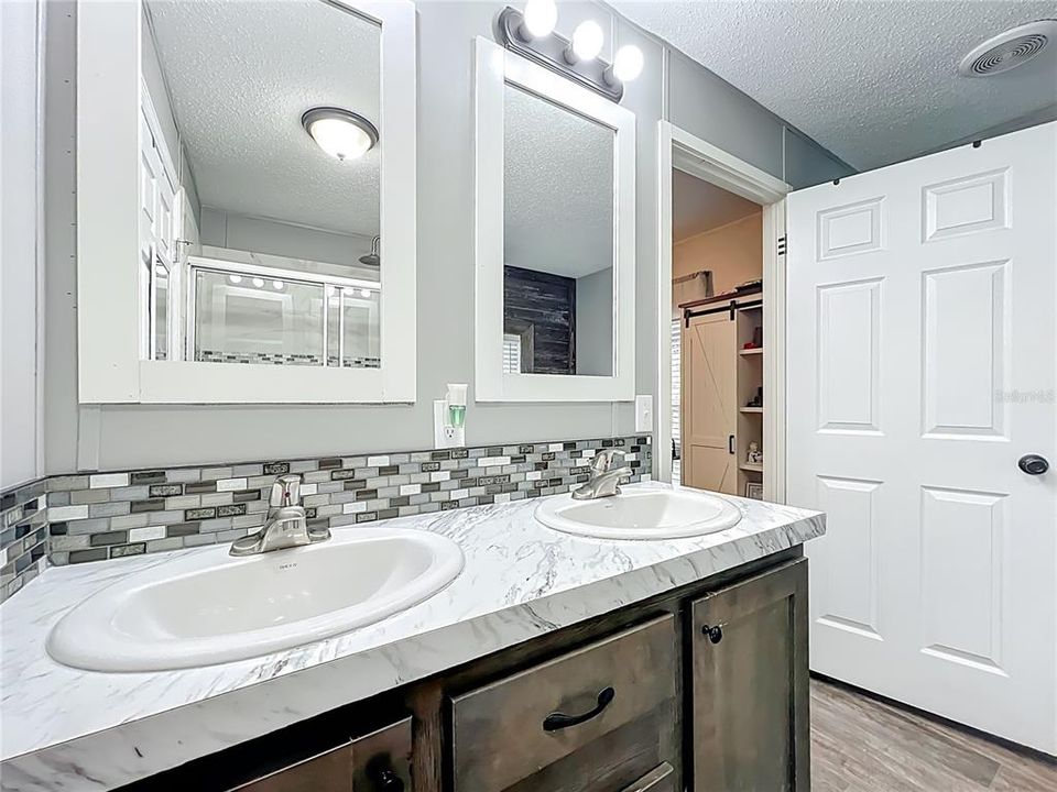 For Sale: $199,900 (3 beds, 2 baths, 1140 Square Feet)