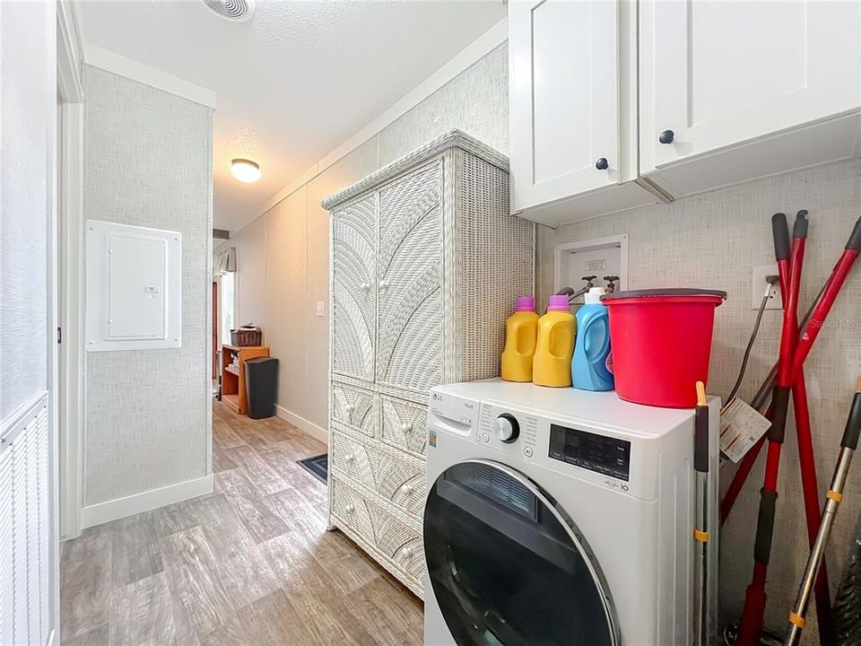 For Sale: $199,900 (3 beds, 2 baths, 1140 Square Feet)