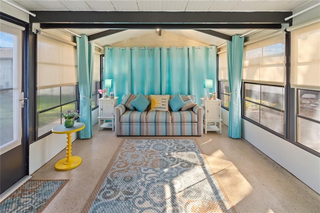 Activo con contrato: $219,500 (2 camas, 2 baños, 1165 Pies cuadrados)