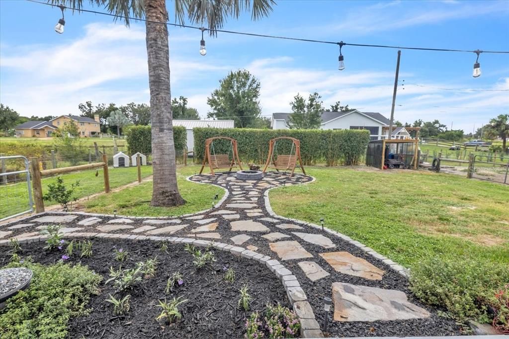 Active With Contract: $299,000 (3 beds, 2 baths, 1229 Square Feet)