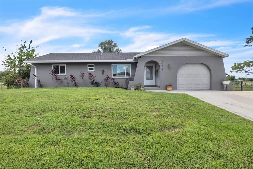 Active With Contract: $299,000 (3 beds, 2 baths, 1229 Square Feet)