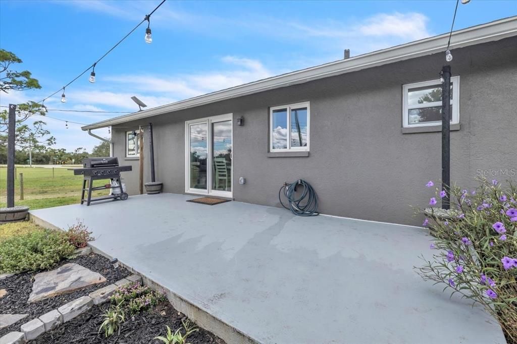 Active With Contract: $299,000 (3 beds, 2 baths, 1229 Square Feet)