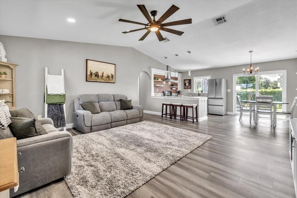 Active With Contract: $299,000 (3 beds, 2 baths, 1229 Square Feet)