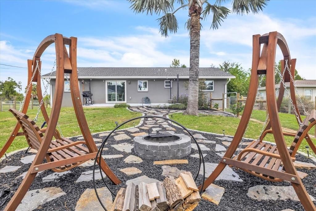 Active With Contract: $299,000 (3 beds, 2 baths, 1229 Square Feet)