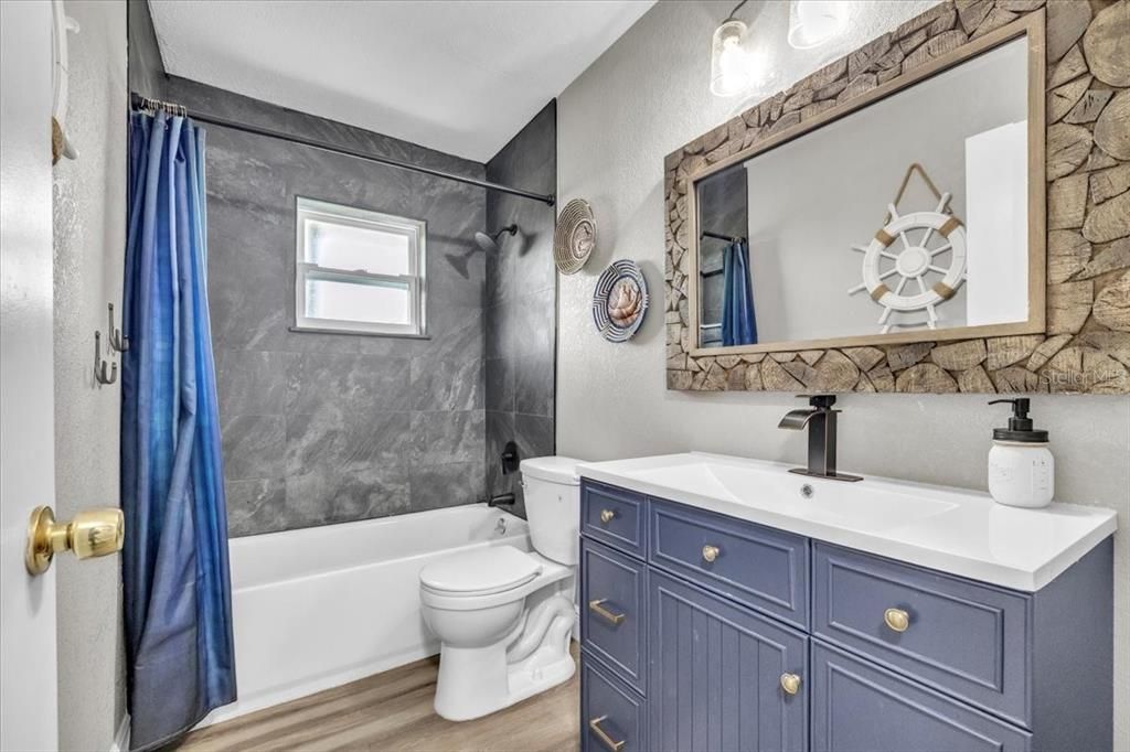 Active With Contract: $299,000 (3 beds, 2 baths, 1229 Square Feet)