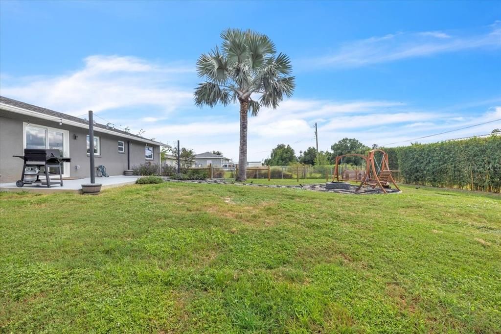 Active With Contract: $299,000 (3 beds, 2 baths, 1229 Square Feet)